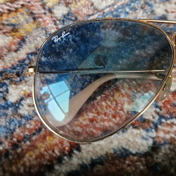 Ray-Ban Aviators. - Picture 2 of 4